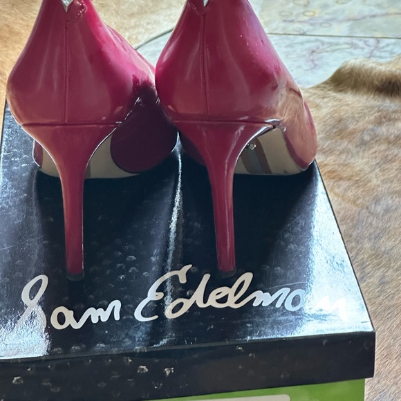 Red Pumps - Picture 2 of 3